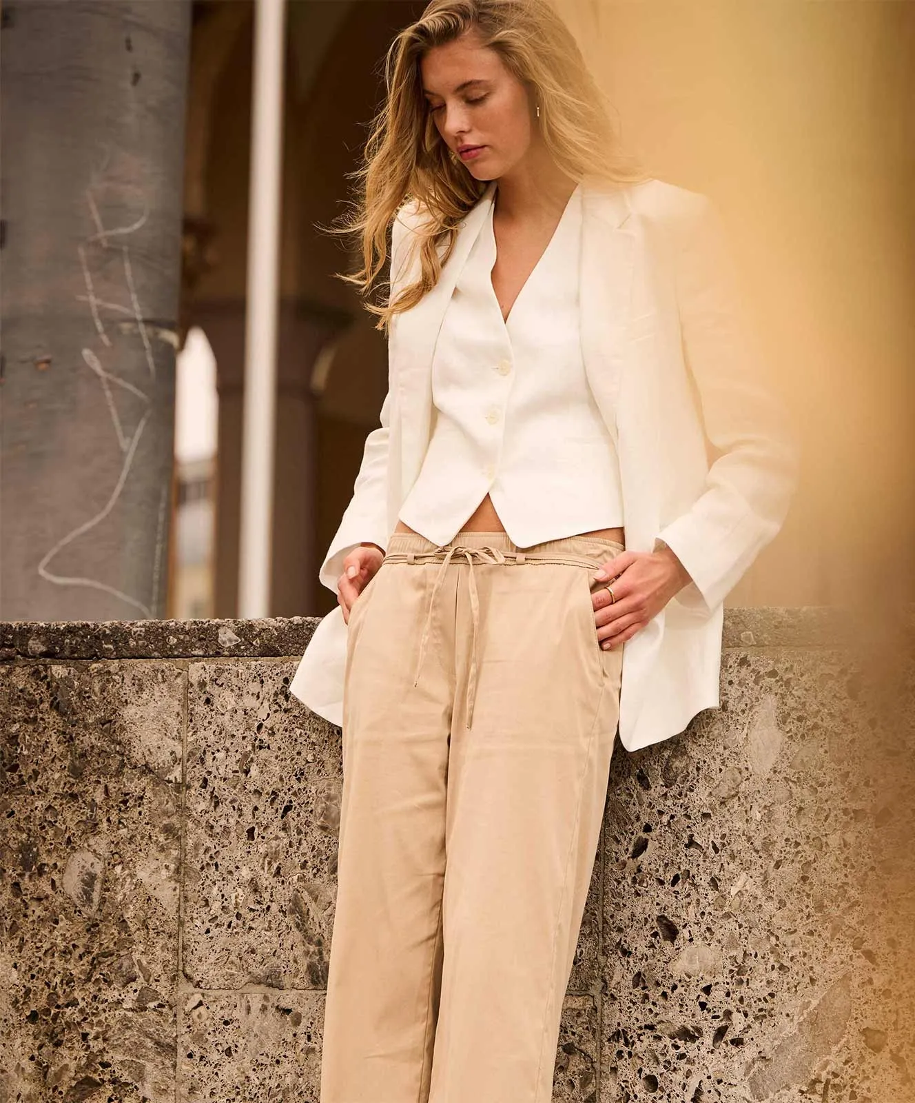 MAC Hose Chiara Wide Fit in Beige