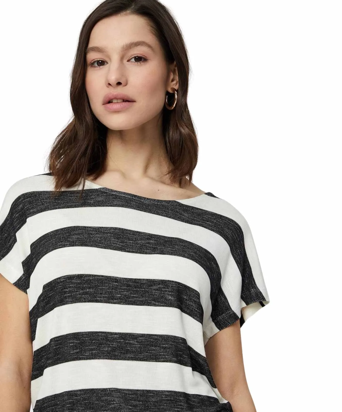 Vero Moda T-Shirt Wide in Black Snow White