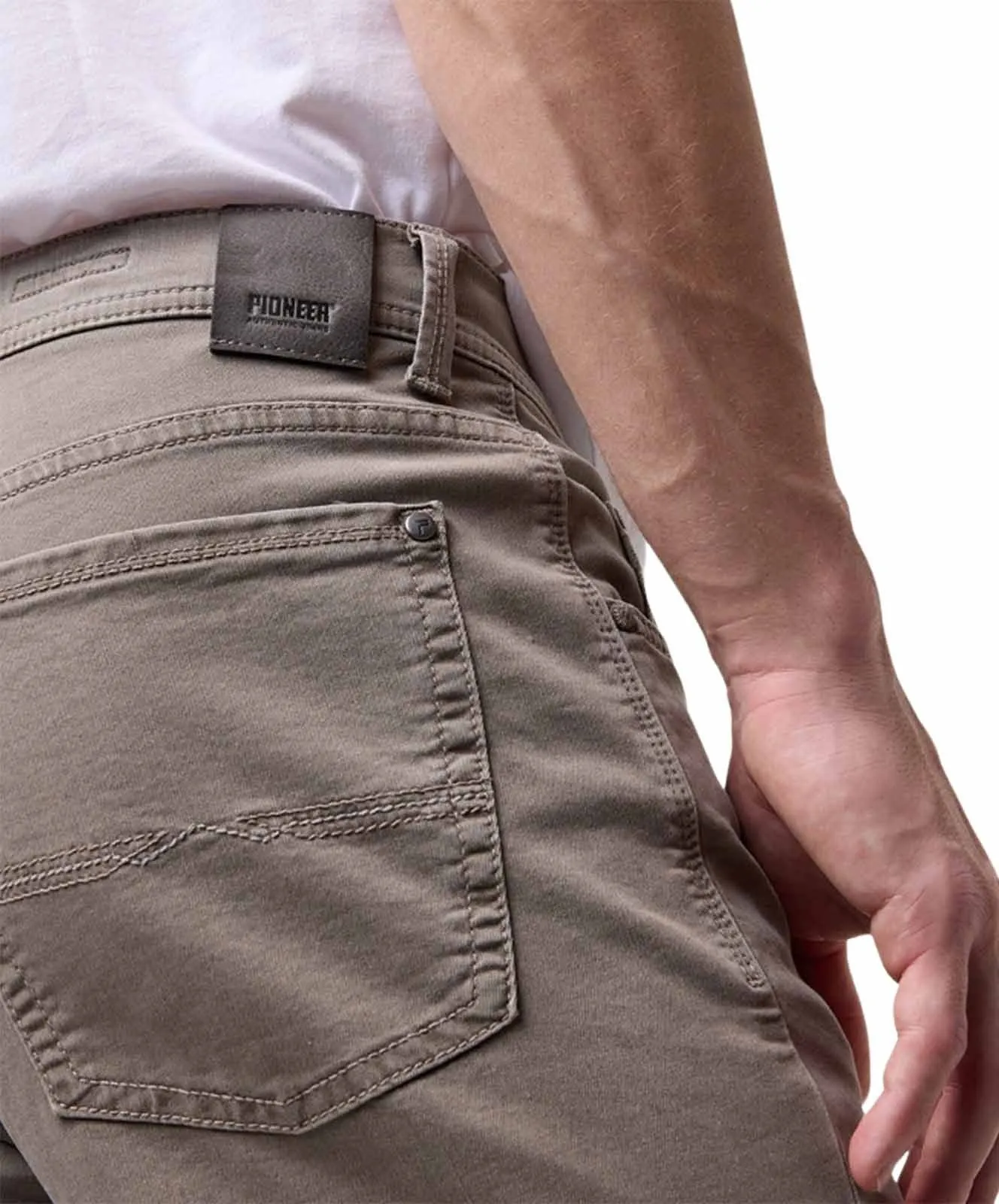 Herren Jeans Rando 1680 von Pioneer in Light Brown Stonewash