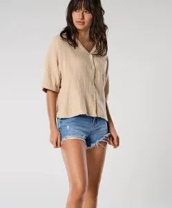ONLY Jeansshorts Placy in Hellblau mit Rissen