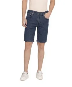 Levi's 405 Shorts aus mittelblauen Denim mit Stretch