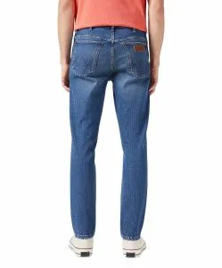 Wrangler River Jeans Straight in Mittelblauer Waschung