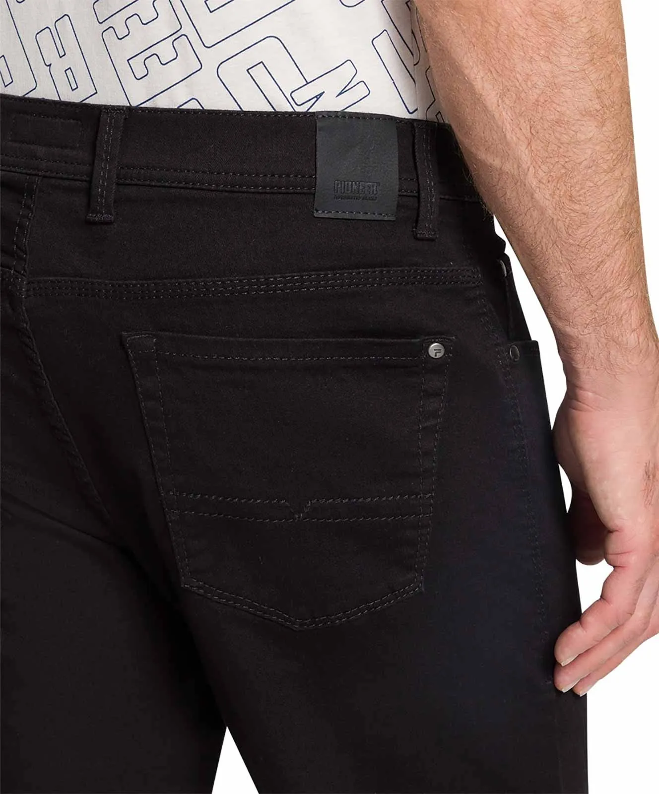 Herren Jeans Thomas 1601 von Pioneer in Black