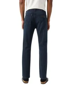 Wrangler Larston Jeans in blauer Cloudy Skies-Waschung