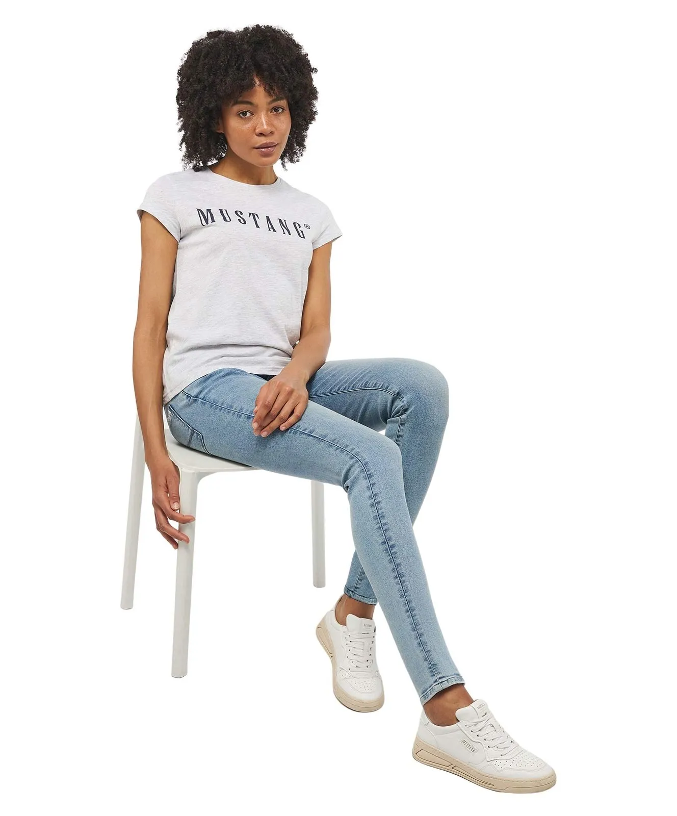 Damen Shirt Alina C Logo Tee von Mustang in Light Grey Melange