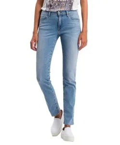 Cross Jeans Anya mit High Waist in hellblauem Used