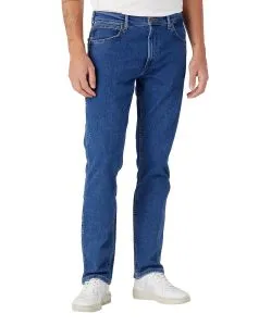 Wrangler Greensboro Jeans Straight Fit in Stonewash