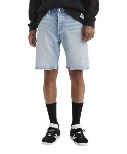Levis 501 Shorts aus Stretch-Denim in Hellblau