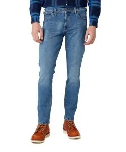 Wrangler Jeans Tapered Fit Larston in Blue Fever