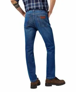 Wrangler Larston Jeans Tapered Fit in Dandelion Summer