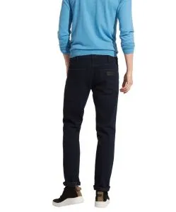 Wrangler Greensboro Jeans mit geradem Bein in Schwarzblau