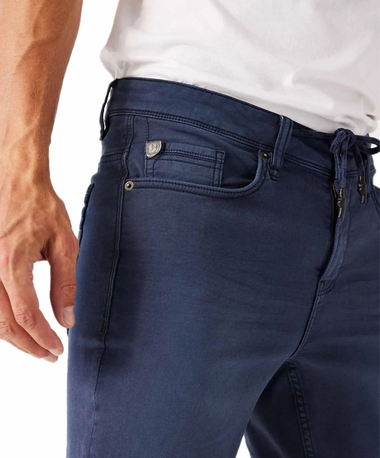 Herren Jeans Savio 635 Shorts von Garcia in Dark Moon