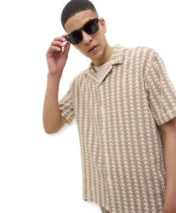 Jack & Jones Kurzarmhemd mit Resortkragen in Mocha Meringue