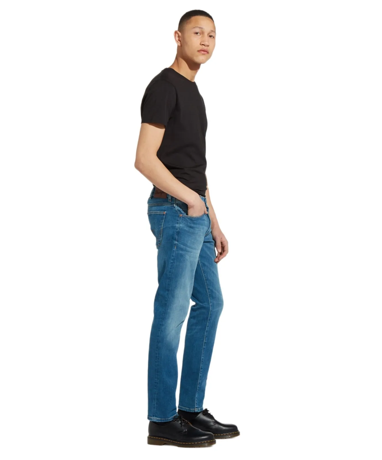 Herren Jeans Larsten von Wrangler in Far Green