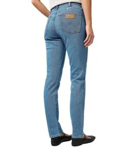 Wrangler Piper Jeans  in Velvet Sky mit mittlerer Bundhöhe