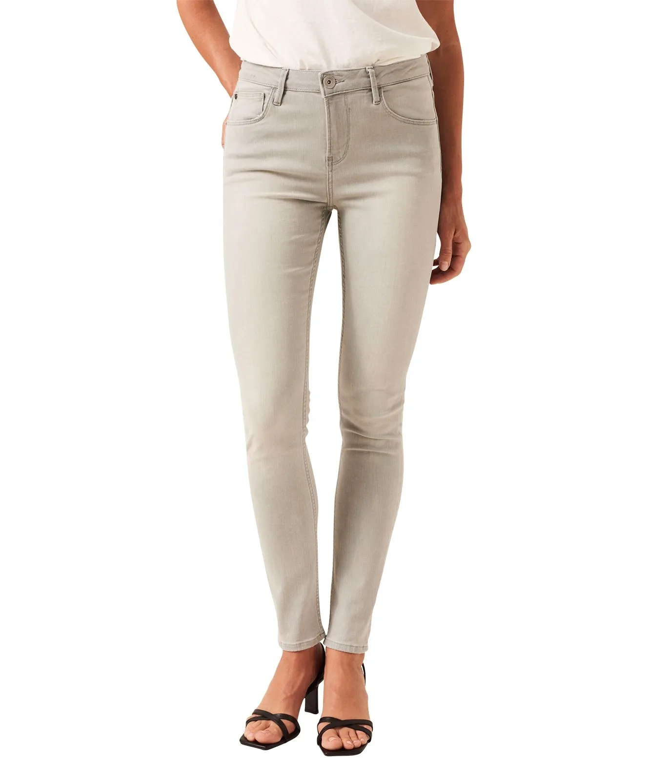 Damen Jeans Celia 244 von Garcia in Smoke Denim - Medium Used