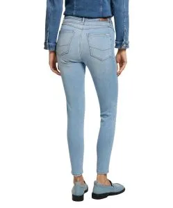 Cross Jeans Judy mit verkürzter Beinlänge in Hellblau