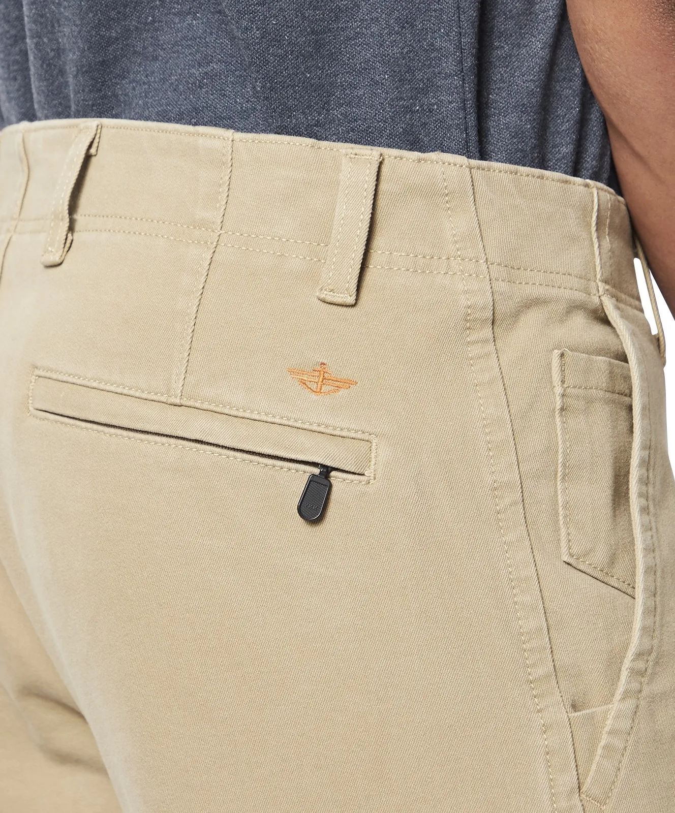 Herren Hose Alpha Slim von Dockers in New British Khaki