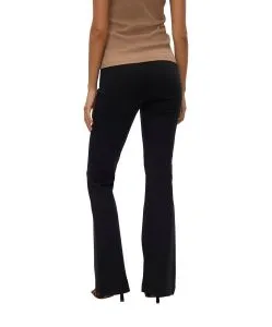 Vero Moda Slim Fit Hose Kamma in Schwarz mit ausgestelltem Bein