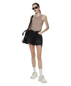 PIECES Jeansshorts in schwarz mit ausgefranstem Saum