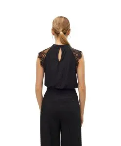 Vero Moda Spitzenbluse Milla mit Flügelärmeln in Schwarz