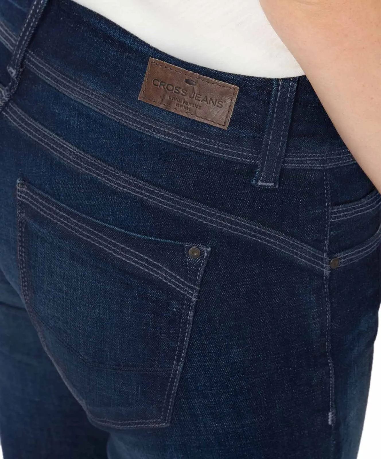 Damen Jeans Loie von Cross in Deep Blue