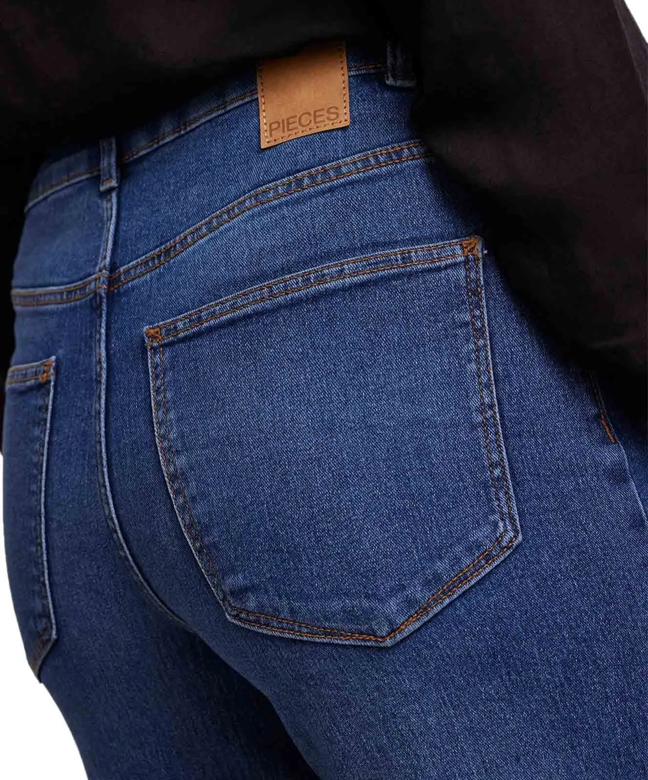 Damen Jeans Peggy von Pieces in Medium Blue