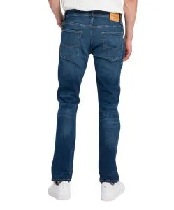 Cross Jeans Dylan mit Straight Leg in dunkler Verwaschung