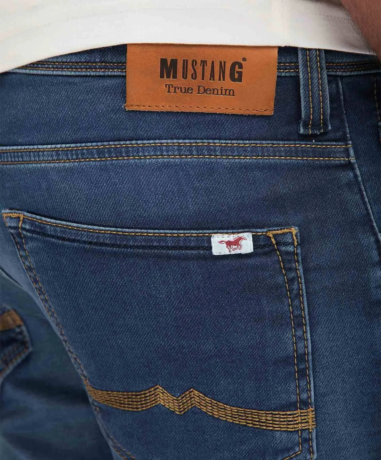 Herren Jeans Chicago Short von Mustang in Super Dark