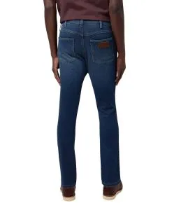 Herren Jeans Larsten von Wrangler in Fog 