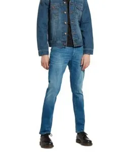 Wrangler Larston - Schmal zulaufende Jeans in Far Green