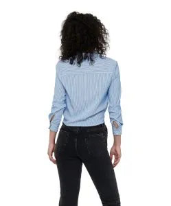 ONLY Lecey Bluse mit Hemdkragen in Hellblau und Brusttasche