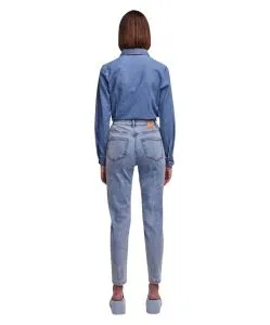 Pieces Kesia Mom Jeans mit hohem Bund in Hellblau