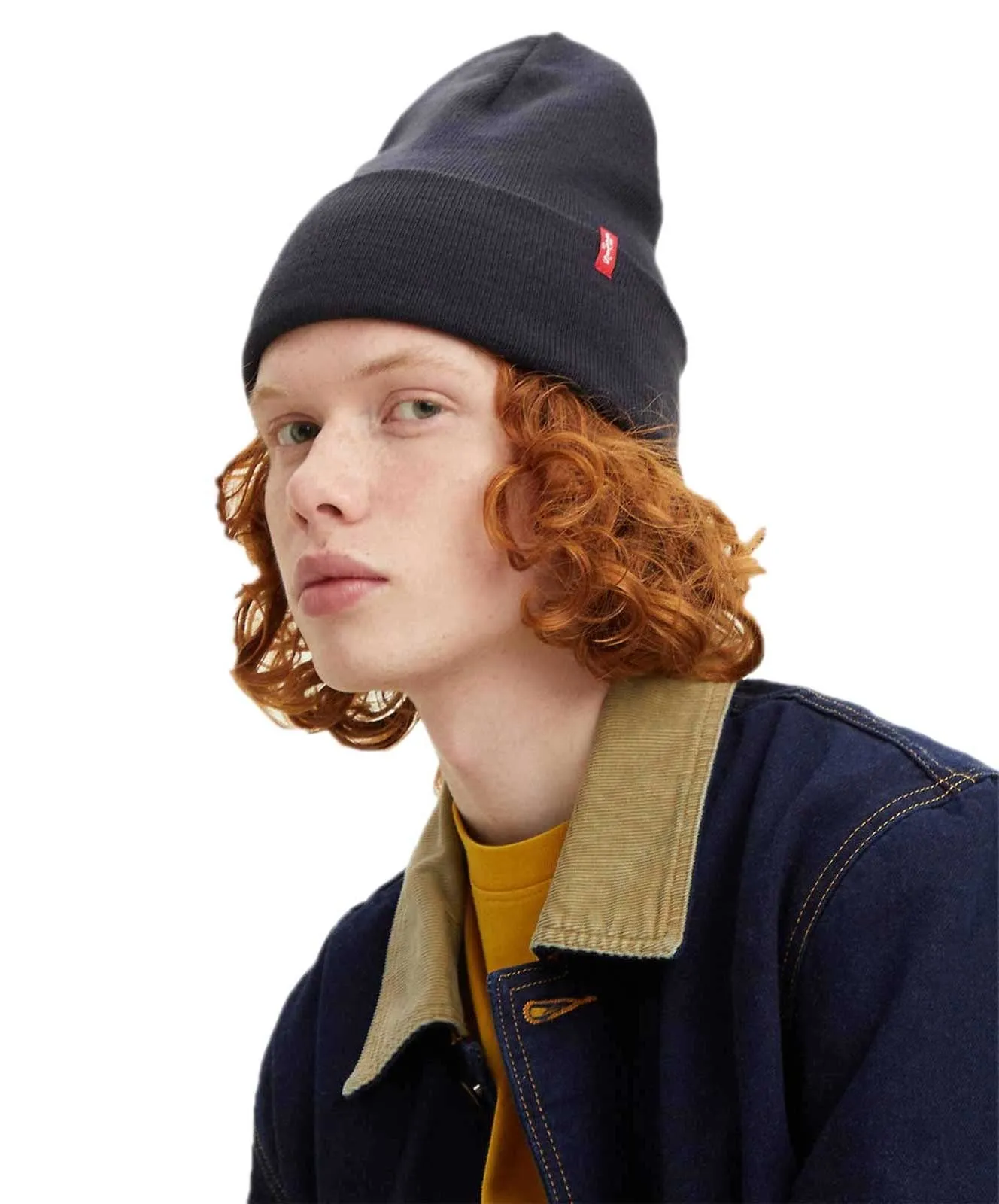 Herren Accessoires Slouchy Red Tab Beanie von Levis in Navy Blue
