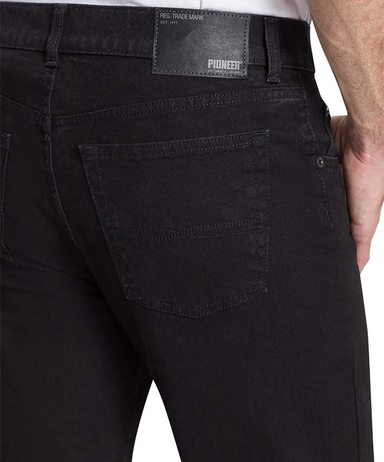 Herren Jeans Ron von Pioneer in Black Raw