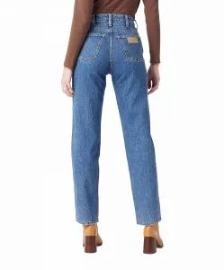 Wrangler Mom Jeans Straight Leg in Stonewash