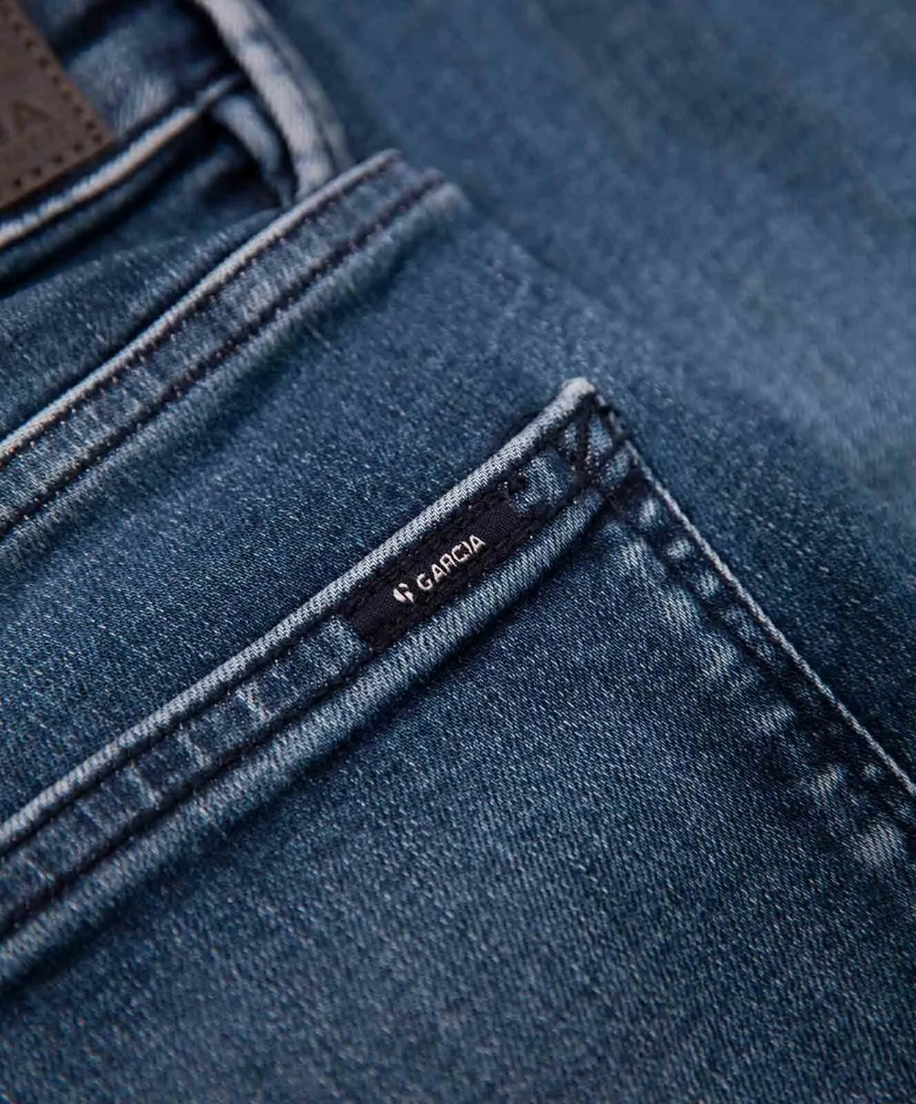 Damen Jeans Celia 245 von Garcia in Dark Used
