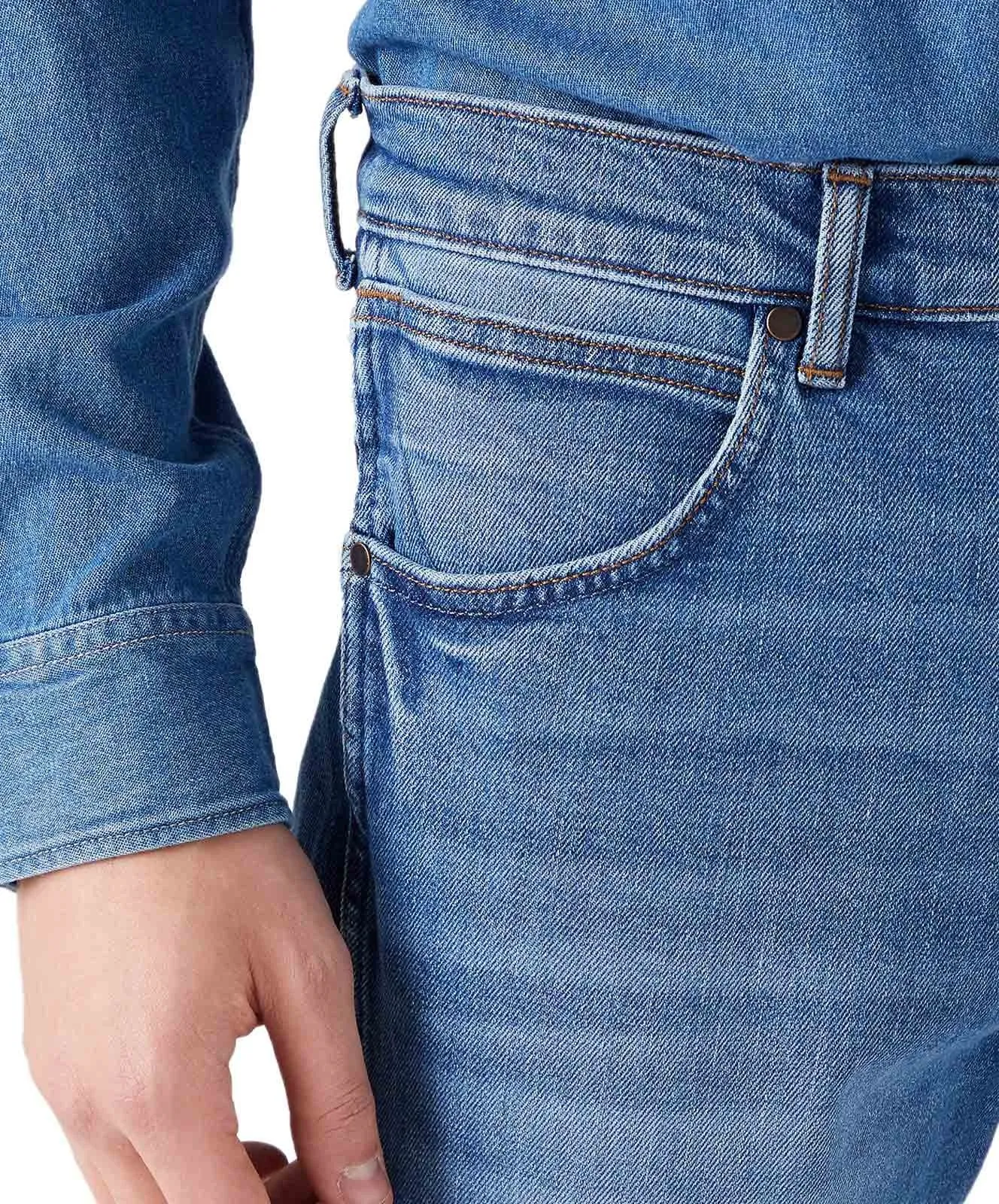 Herren Jeans Greensboro von Wrangler in New Favorite