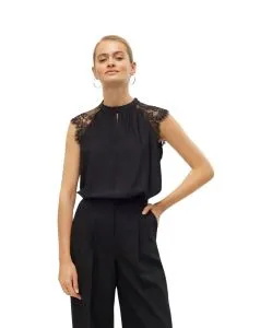 Vero Moda Spitzenbluse Milla mit Flügelärmeln in Schwarz
