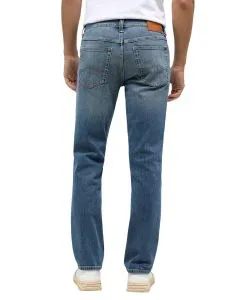 Mustang Tramper Straight Fit Jeans in mittelblauen Used Look 