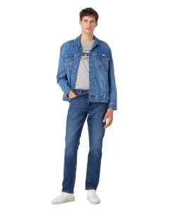 Wrangler Greensboro Jeans Straight Fit in Mittelblauer Optik