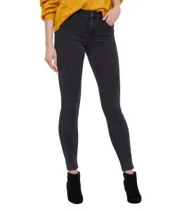 Vero Moda Push-Up-Jeans Seven in grauem Dark Grey