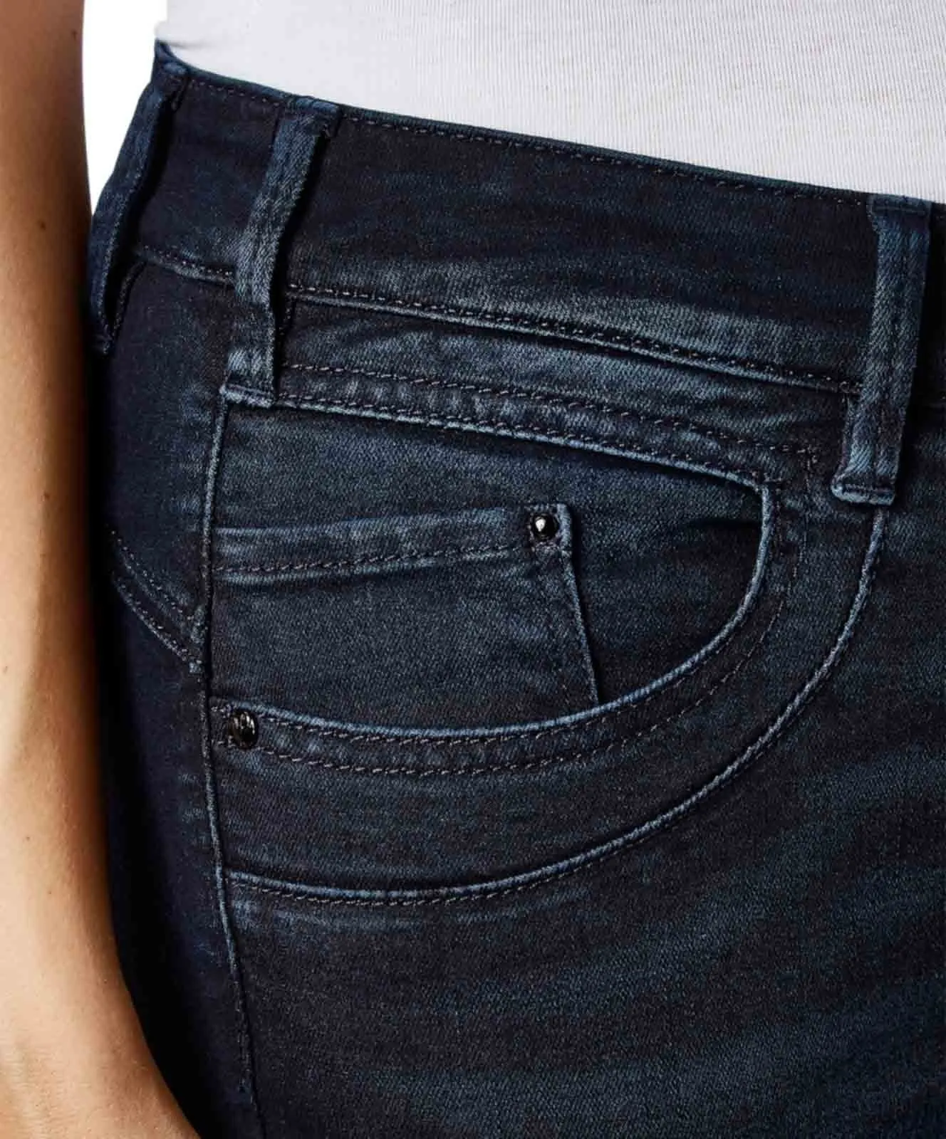 Damen Jeans Lucy von Paddocks in Blue Black Dark Stone