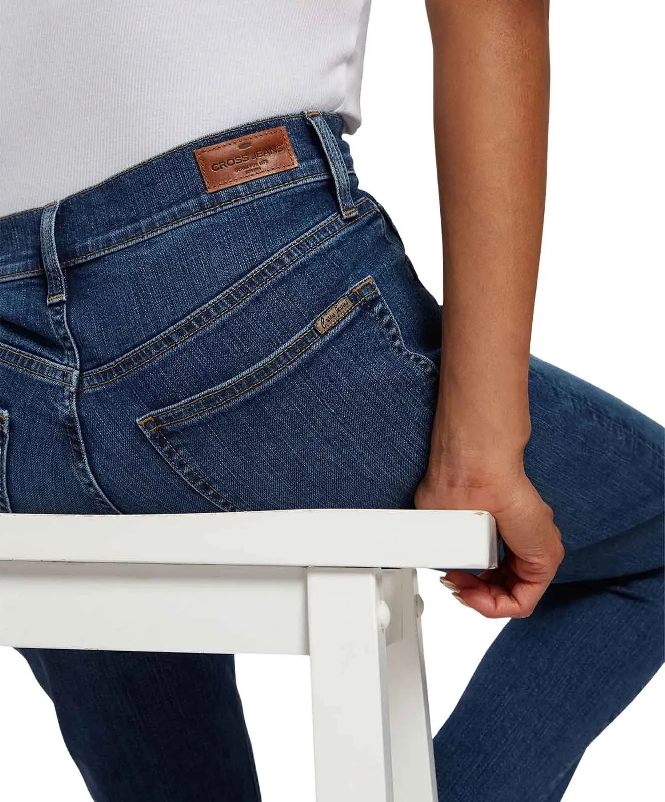 Damen Jeans Emilia von Cross in Dark Mid Blue