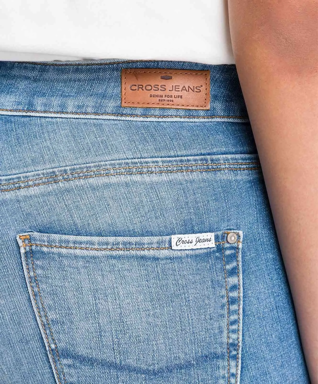 Damen Jeans Giselle von Cross in Mid Blue Used