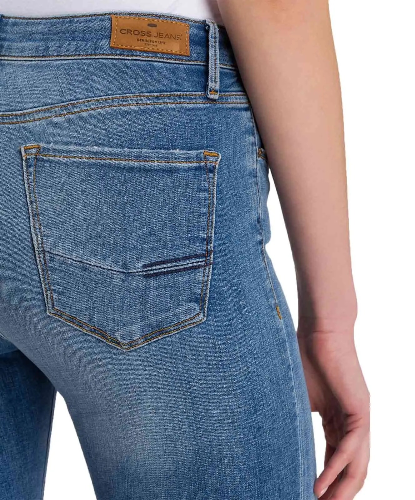 Damen Jeans Anya von Cross in Light Mid Blue