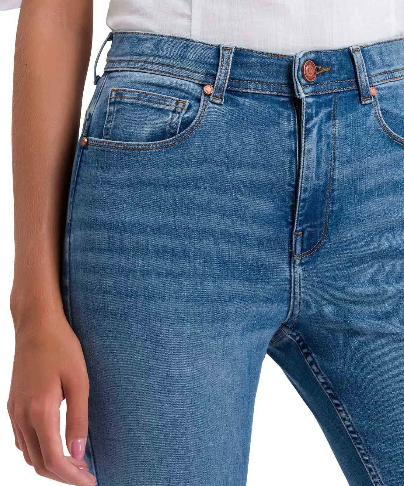 Damen Jeans Judy von Cross in Mid Blue Washed