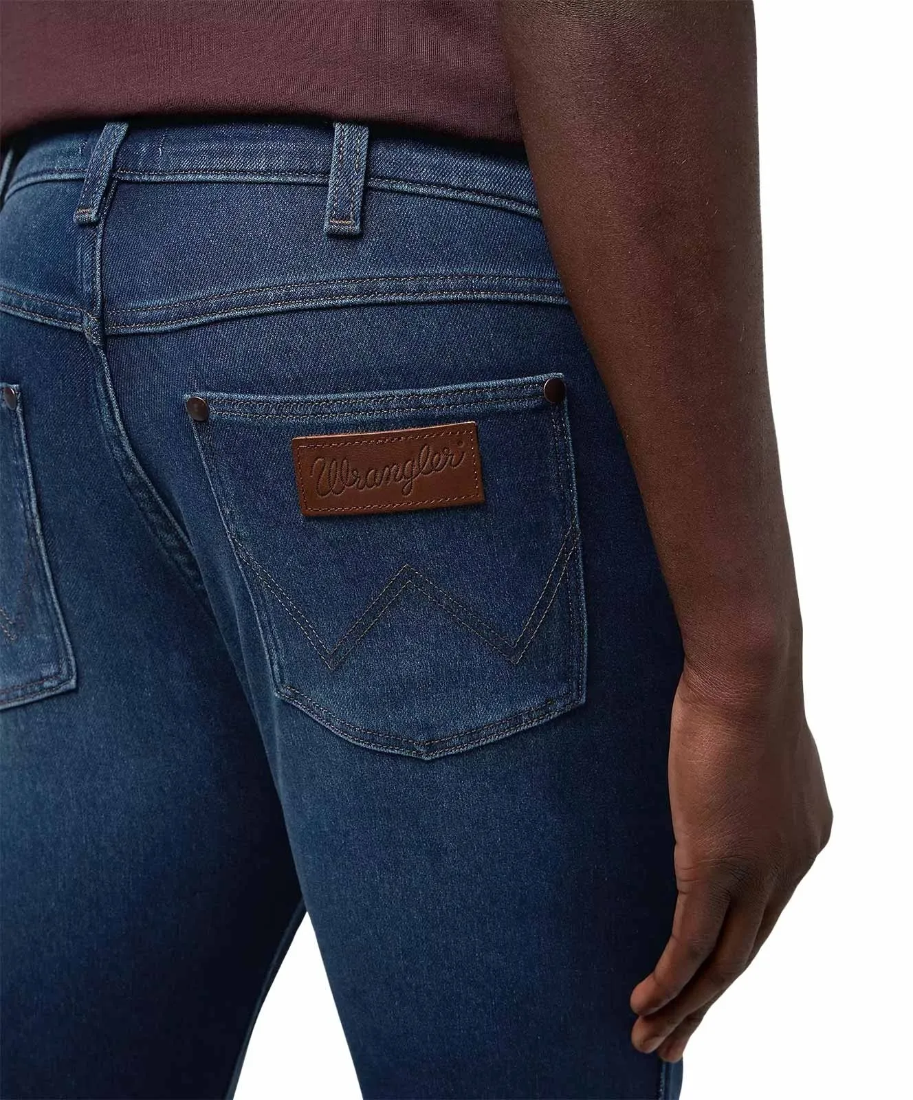 Herren Jeans Larsten von Wrangler in Fog